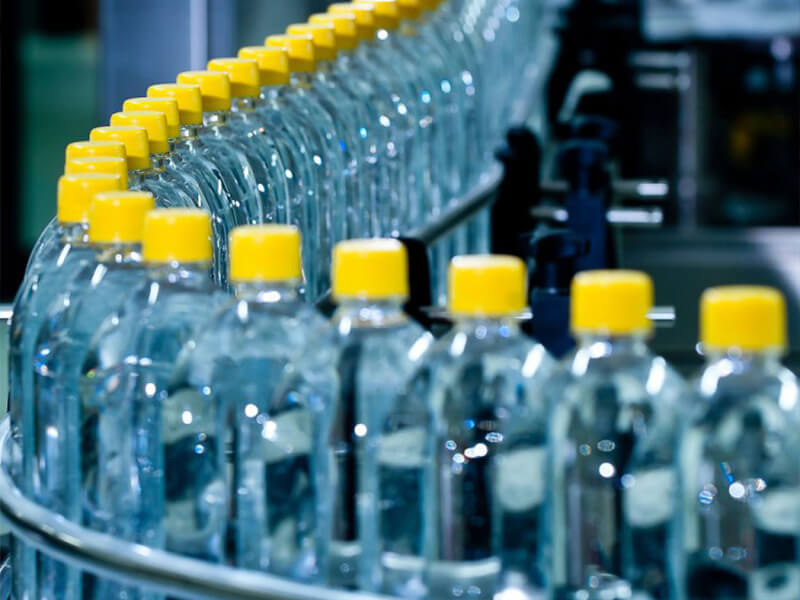 Application of blow molding machine in plastic bottle production